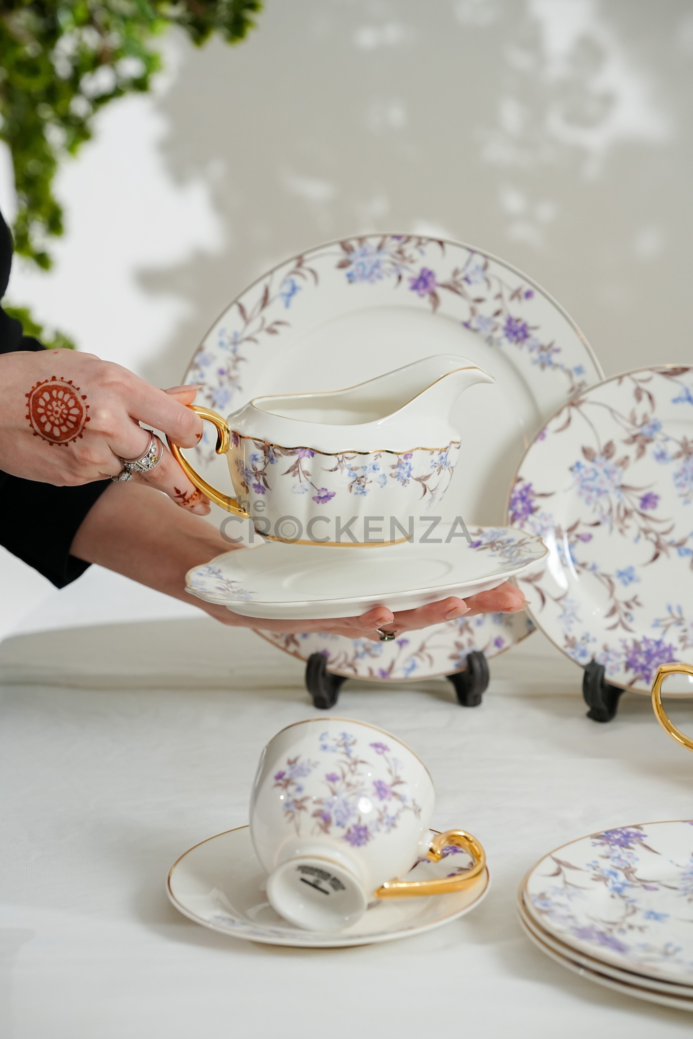 Johnson Bros Inspired Royal Floral Bone China Luxury Dinner Set | 65 & 89 Piece Gold-Gilded Collection