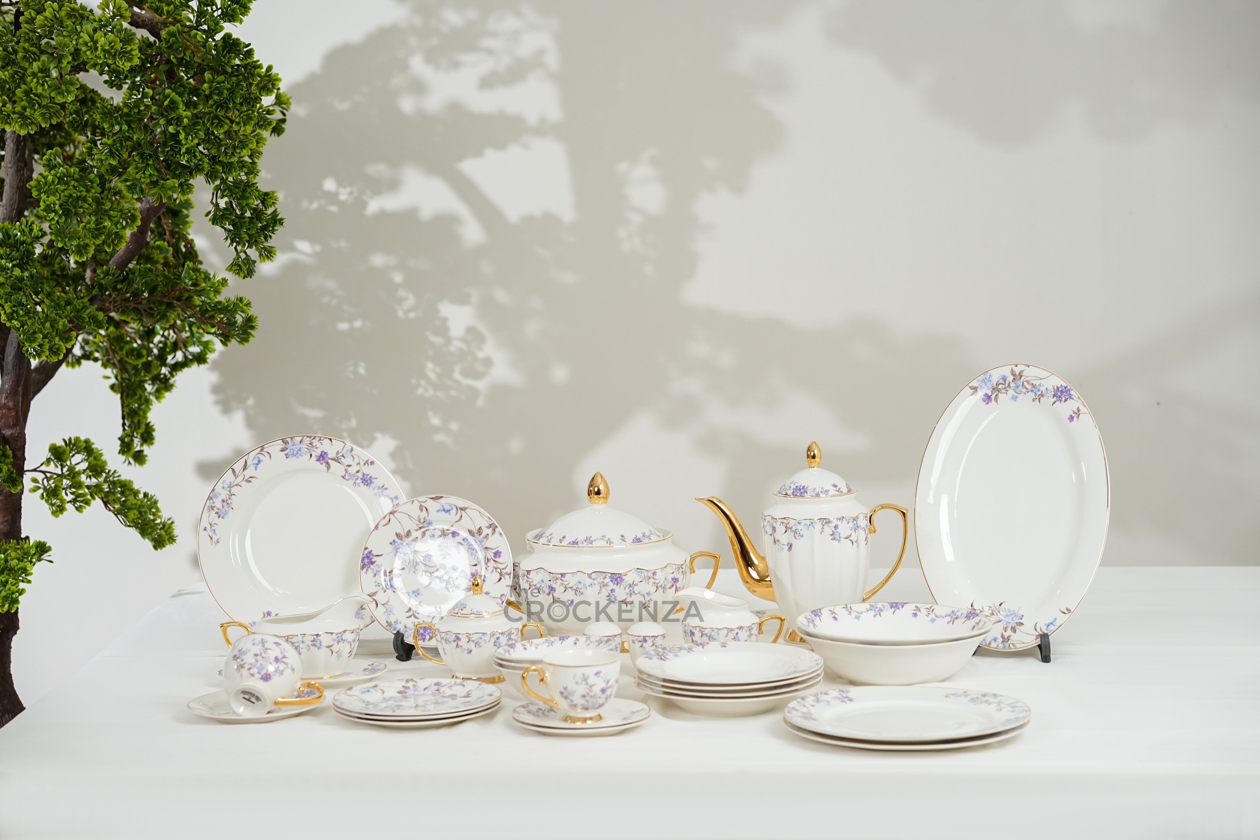 Johnson Bros Inspired Royal Floral Bone China Luxury Dinner Set | 65 & 89 Piece Gold-Gilded Collection