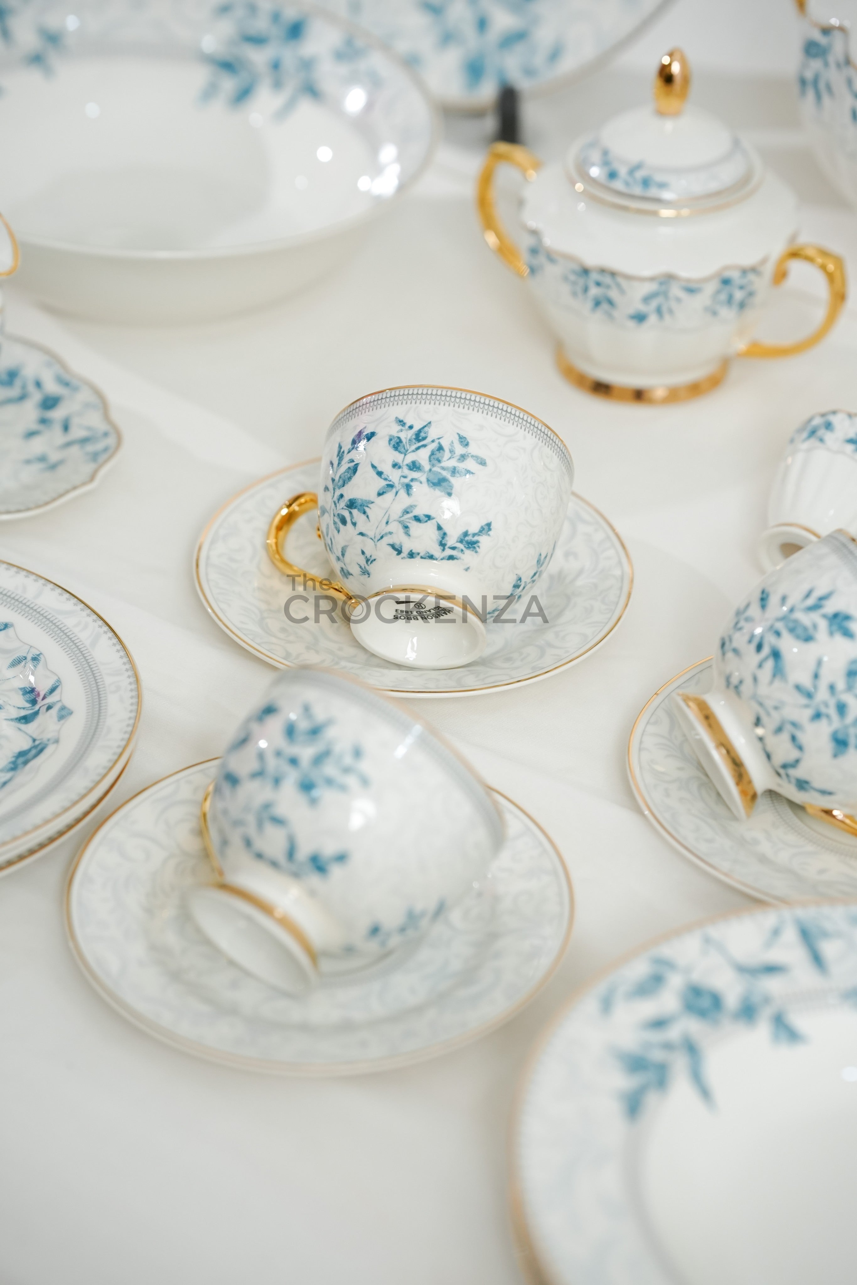 Johnson Bros Inspired Royal Floral Bone China Luxury Dinner Set | 65 & 89 Piece Gold-Gilded Collection