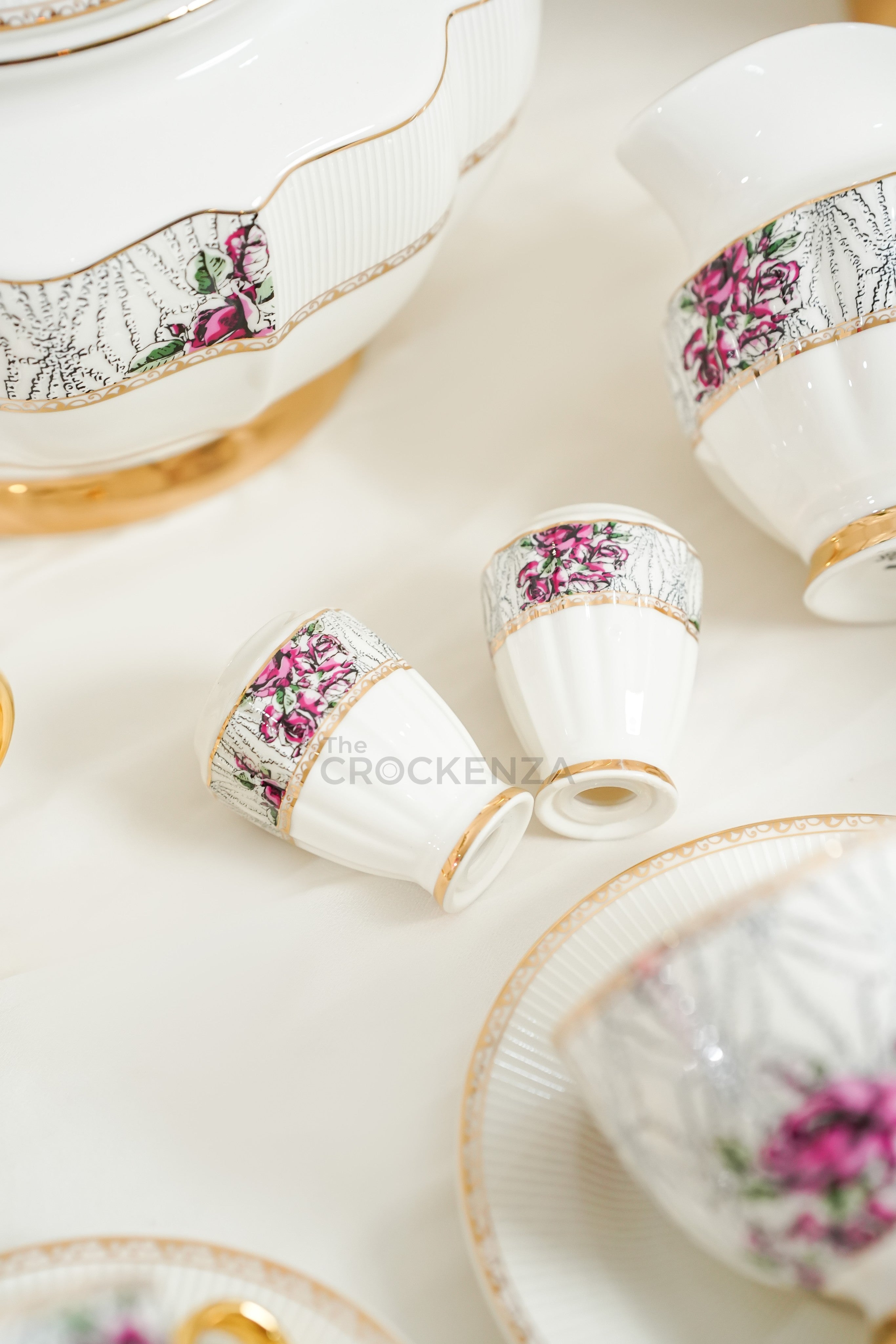 Johnson Bros Inspired Royal Floral Bone China Luxury Dinner Set | 65 & 89 Piece Gold-Gilded Collection