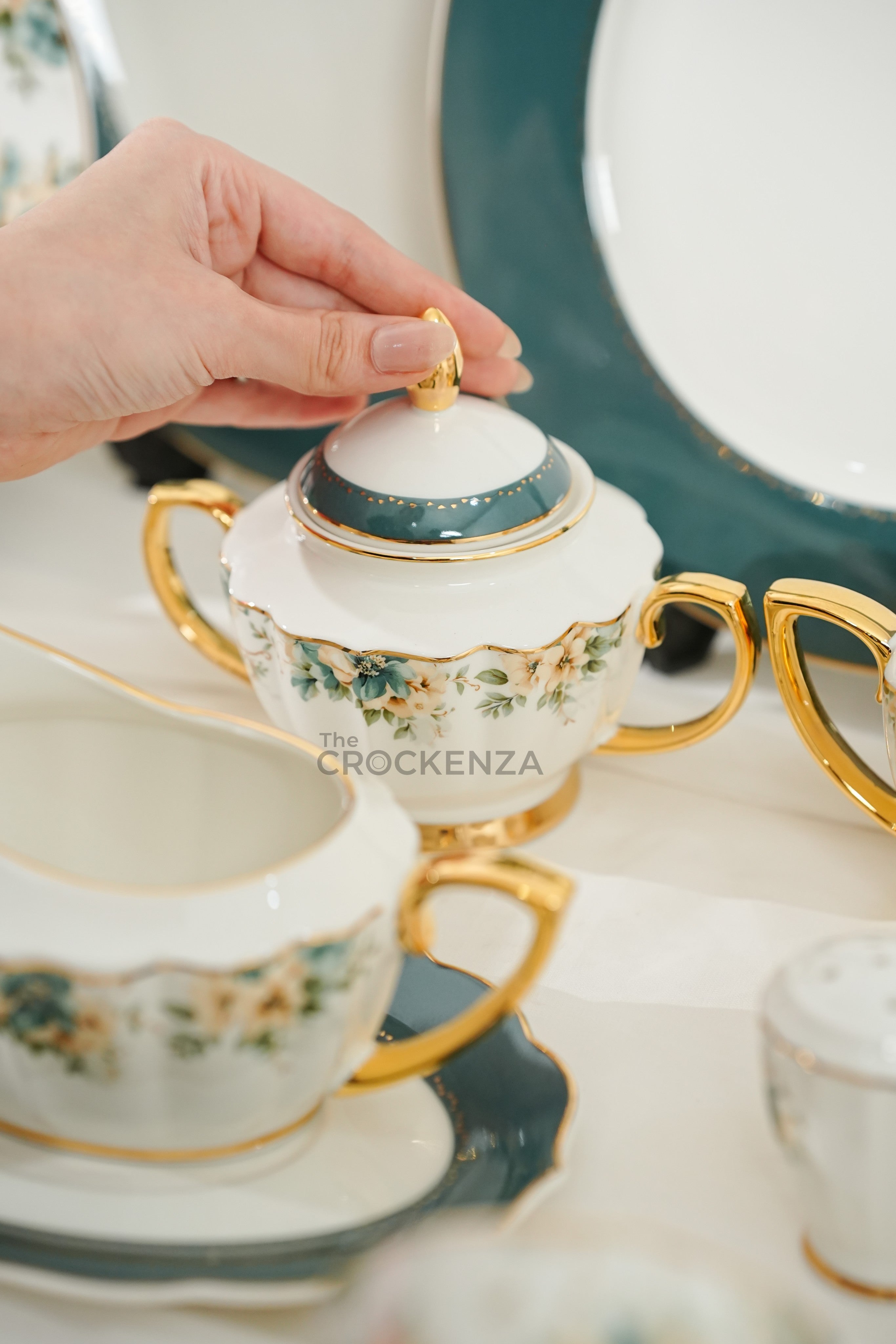Johnson Bros Inspired Royal Floral Bone China Luxury Dinner Set | 65 & 89 Piece Gold-Gilded Collection
