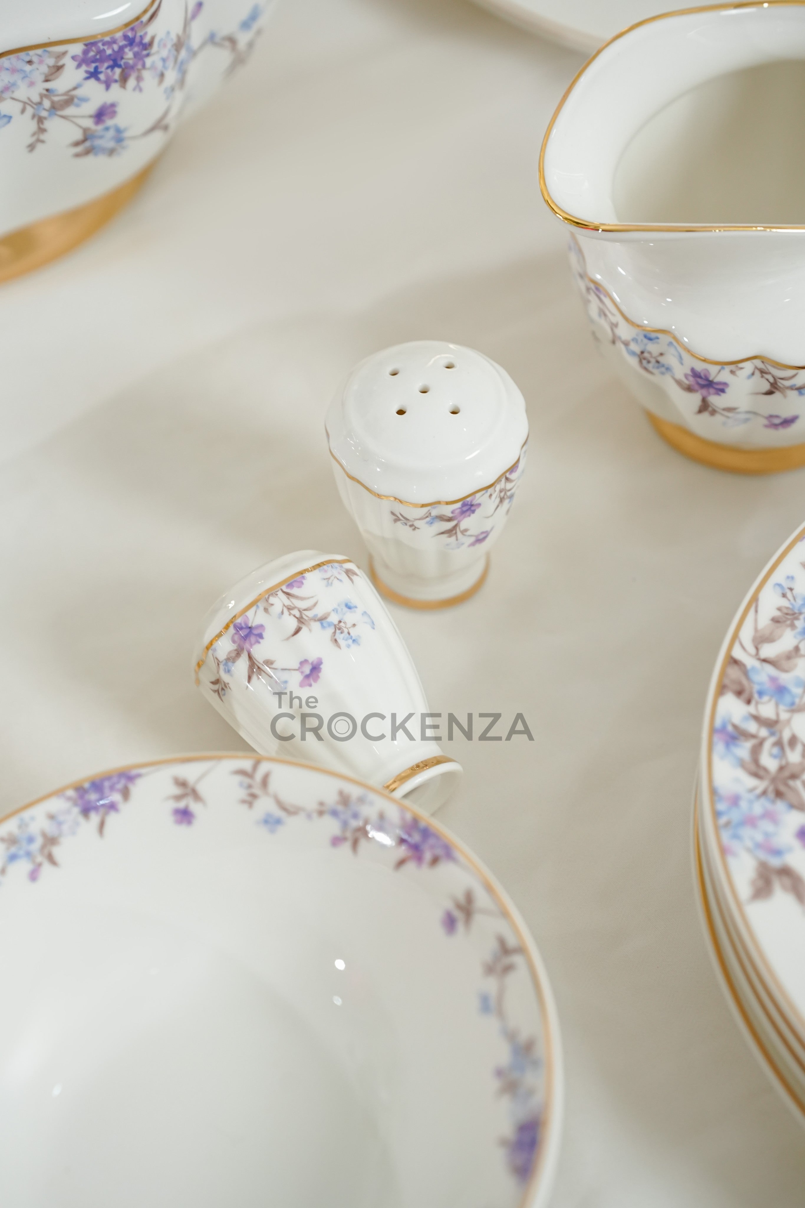 Johnson Bros Inspired Royal Floral Bone China Luxury Dinner Set | 65 & 89 Piece Gold-Gilded Collection