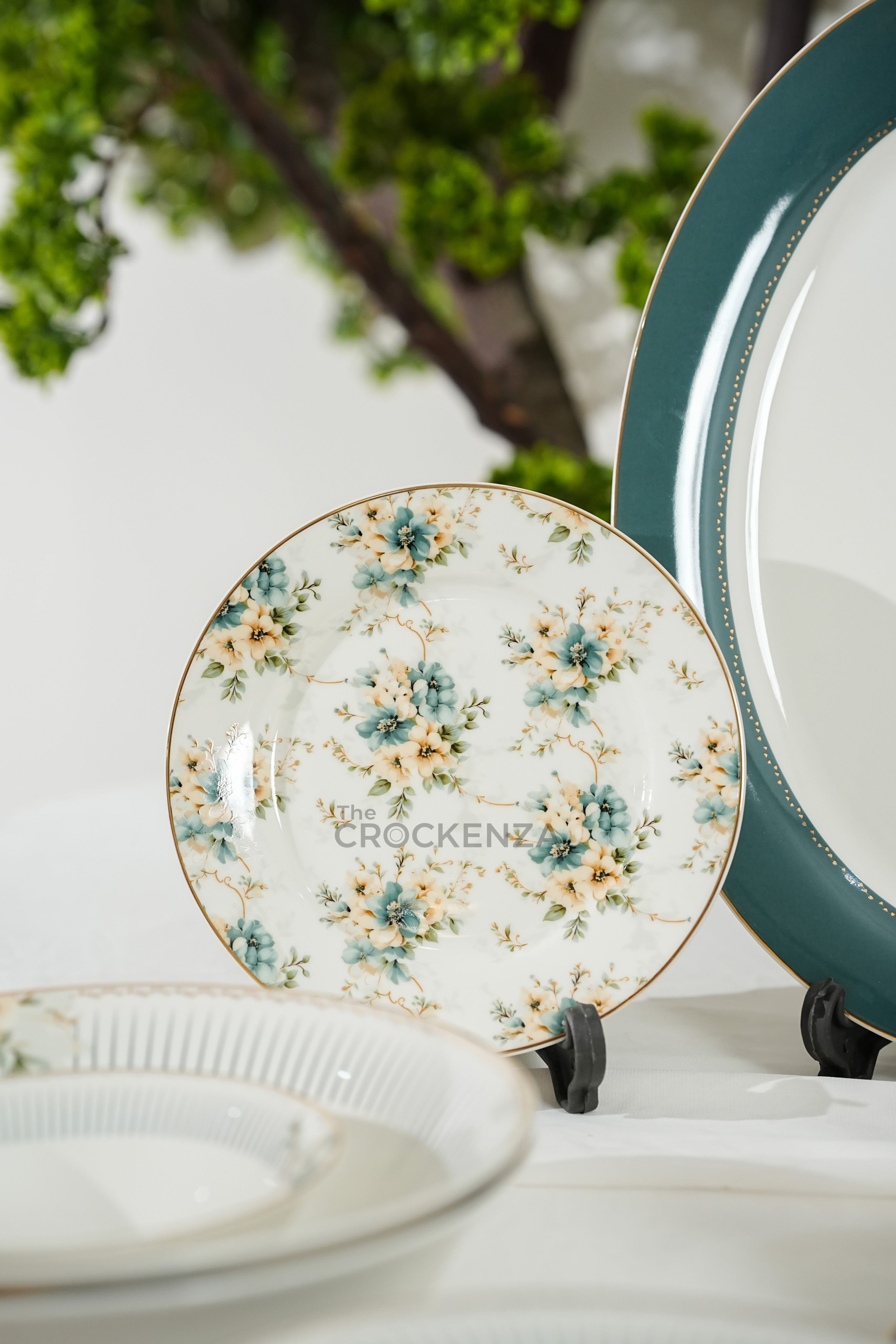 Johnson Bros Inspired Royal Floral Bone China Luxury Dinner Set | 65 & 89 Piece Gold-Gilded Collection