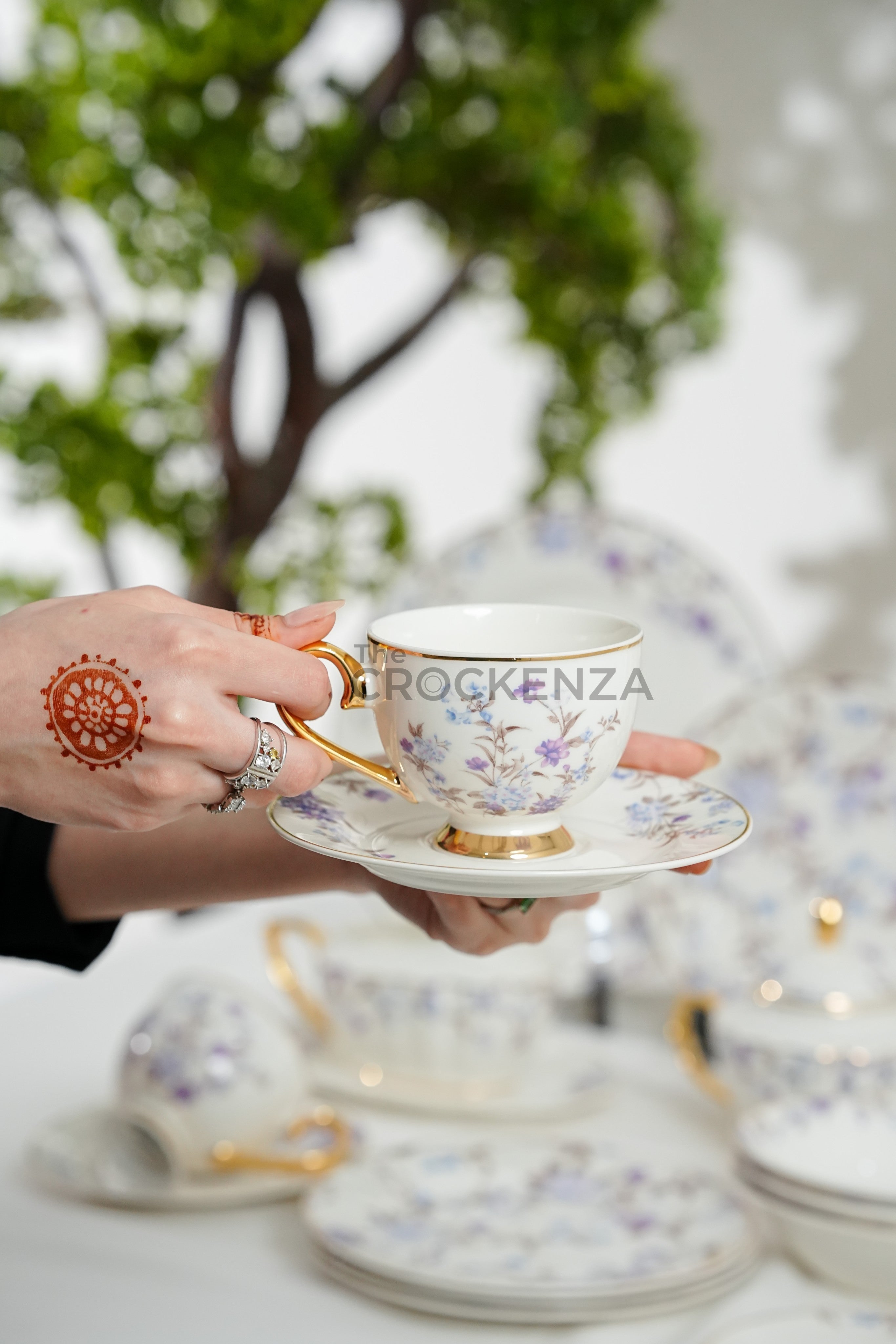 Johnson Bros Inspired Royal Floral Bone China Luxury Dinner Set | 65 & 89 Piece Gold-Gilded Collection