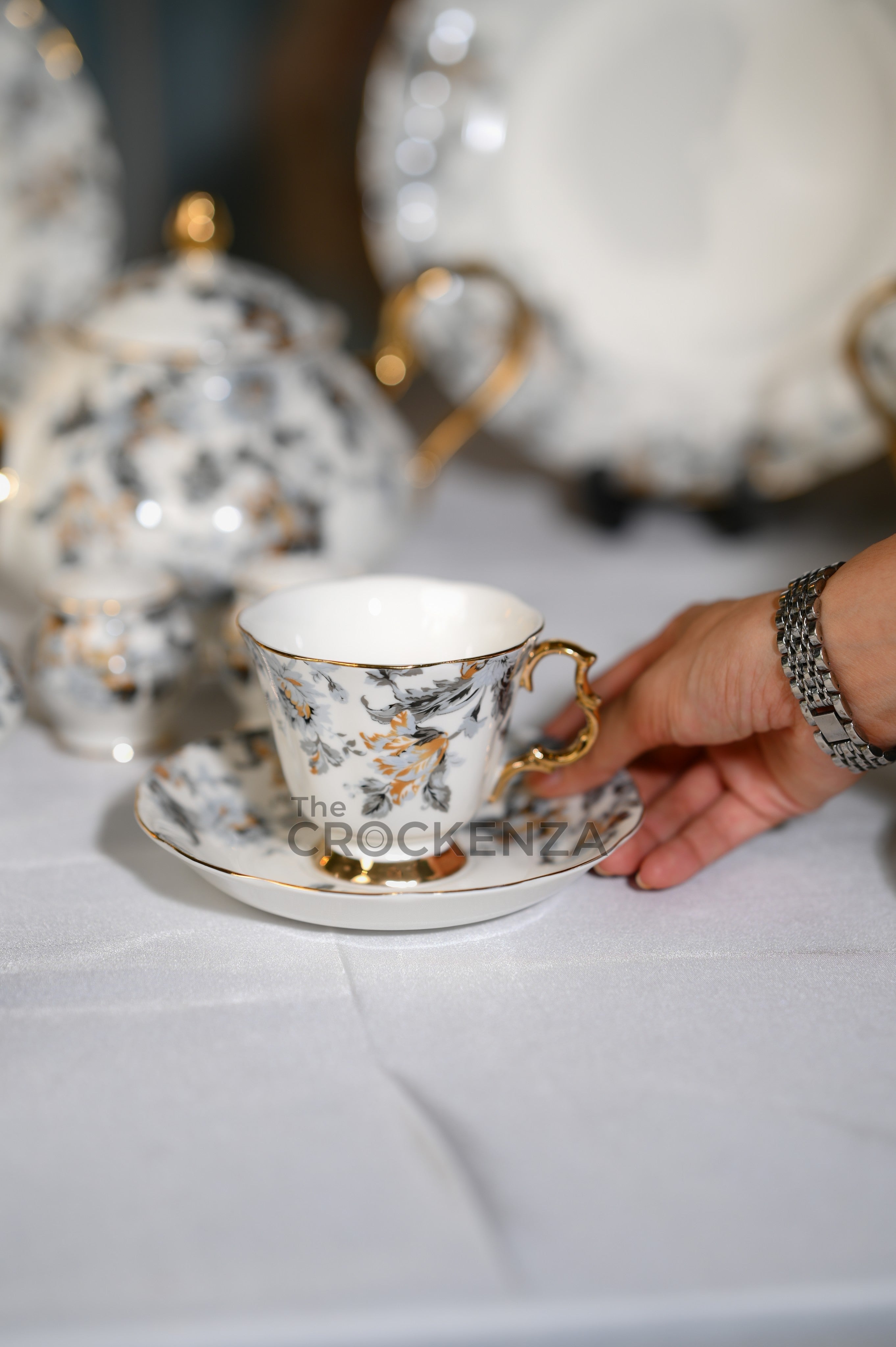 Elegant Royal Albert style 75 Pcs Dinner Set - 8 Person Serving