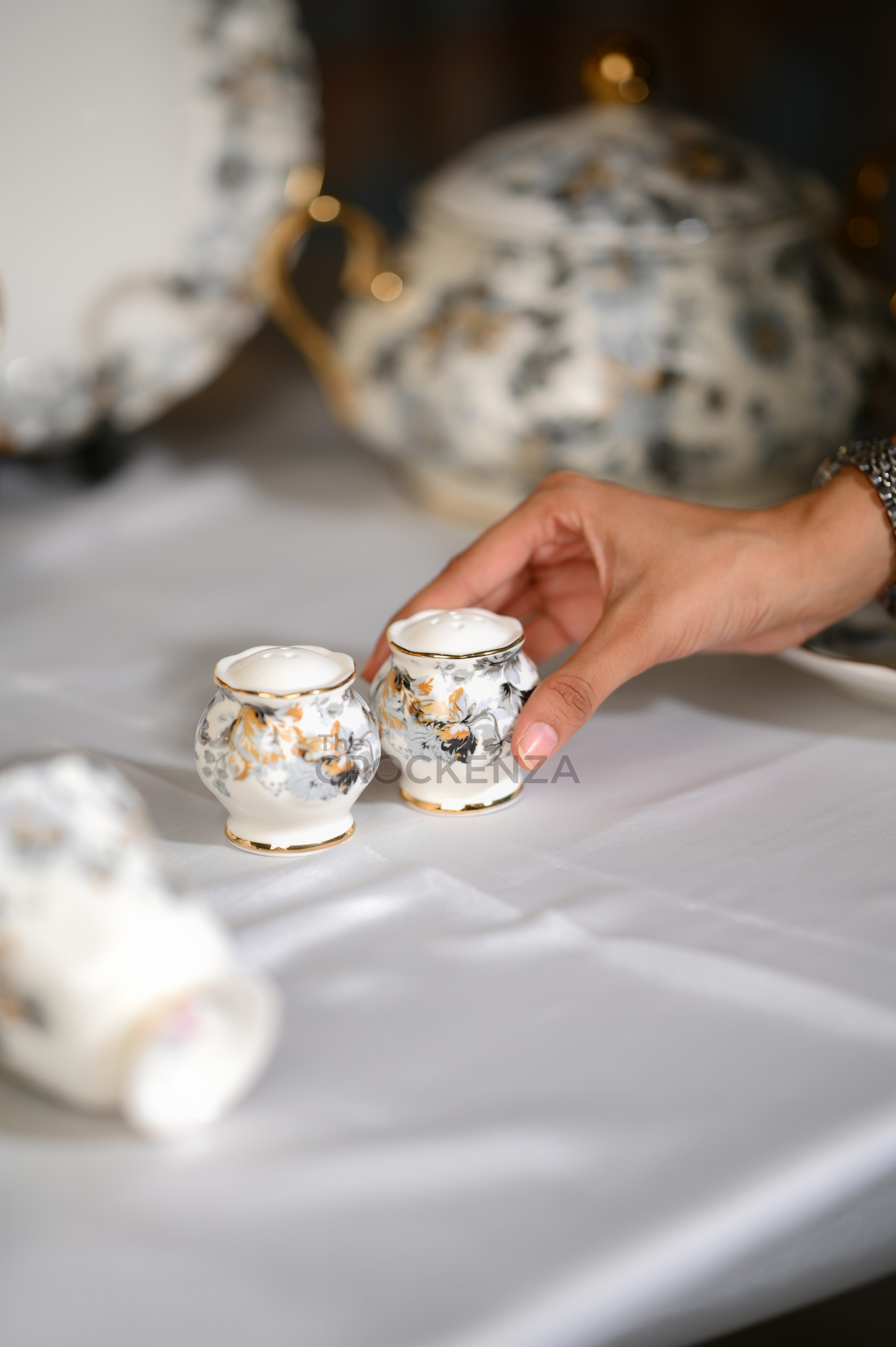 Elegant Royal Albert style 75 Pcs Dinner Set - 8 Person Serving
