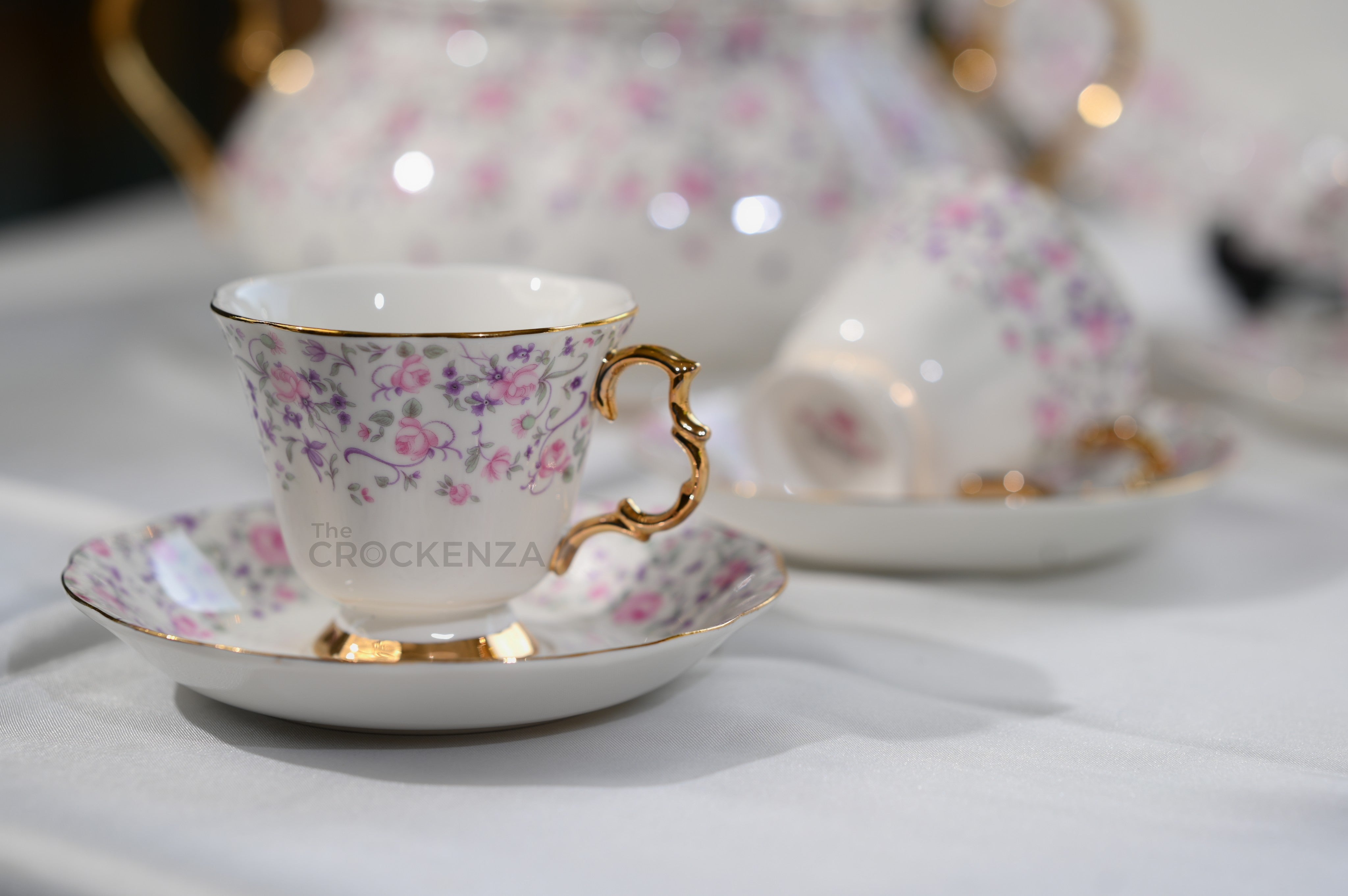 Imported Premium 75 Pcs Dinner Set for 8-persons Serving - Inspired by Royal Albert England