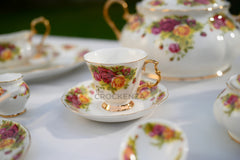 Vintage Royal Albert style 75 Pcs Dinner Set - 8 Person Serving