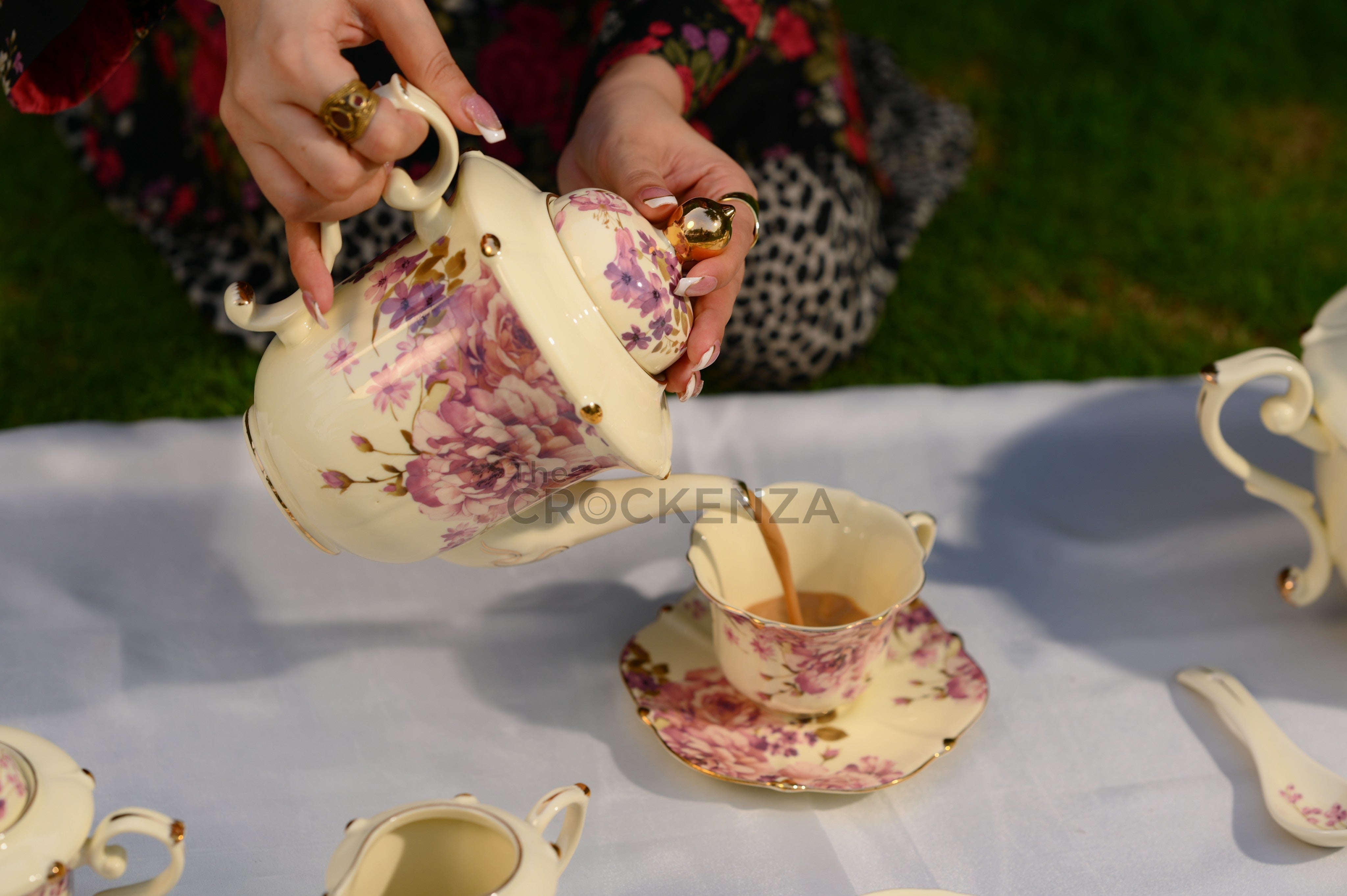 Imported Premium 75 Pcs Dinner Set for 8-persons Serving - Inspired by Royal Albert England