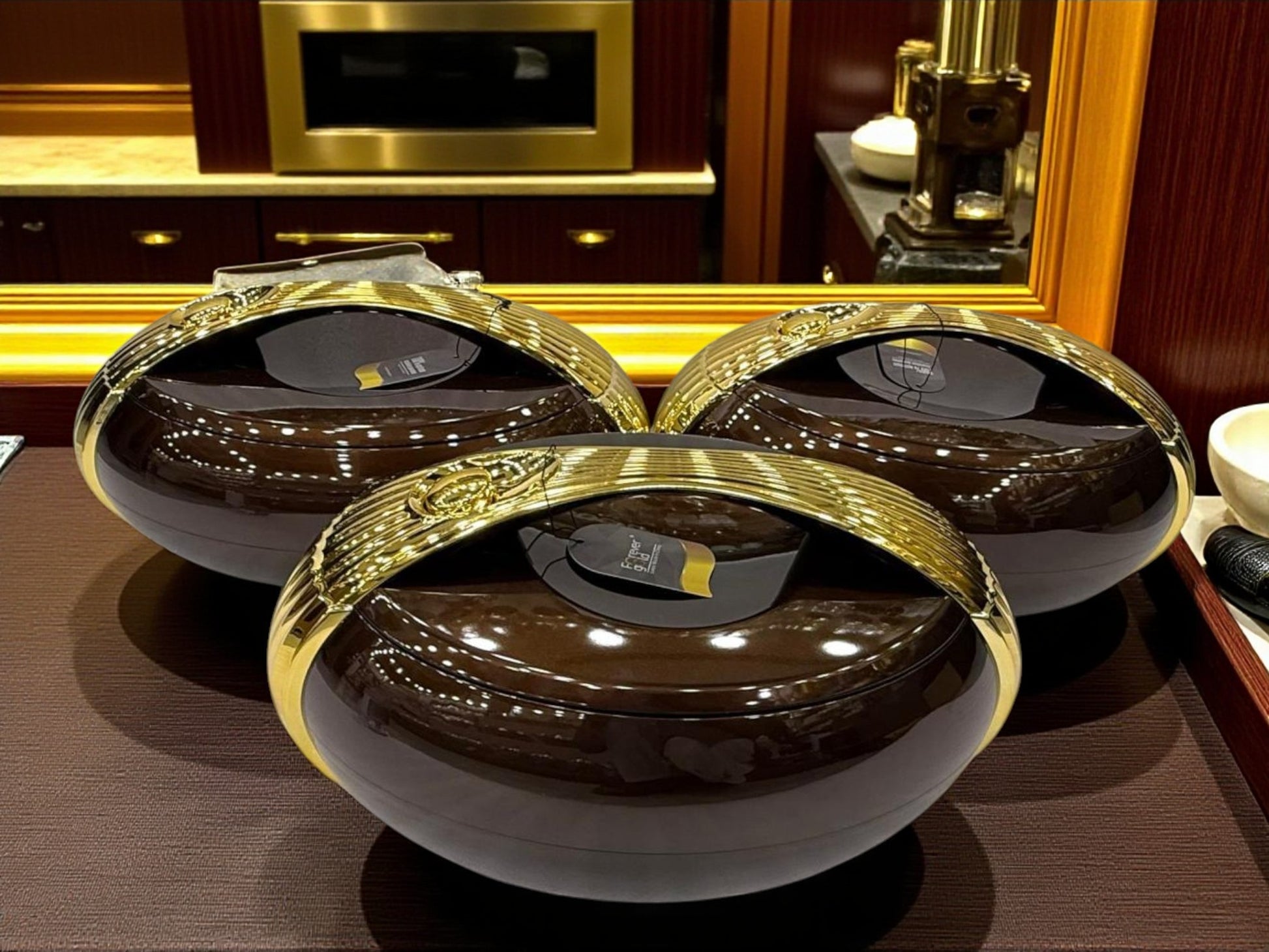Imported Forever Gold Royal Hot pots (Striking Brown) | Maintain the warmth for hours | Available in three sizes