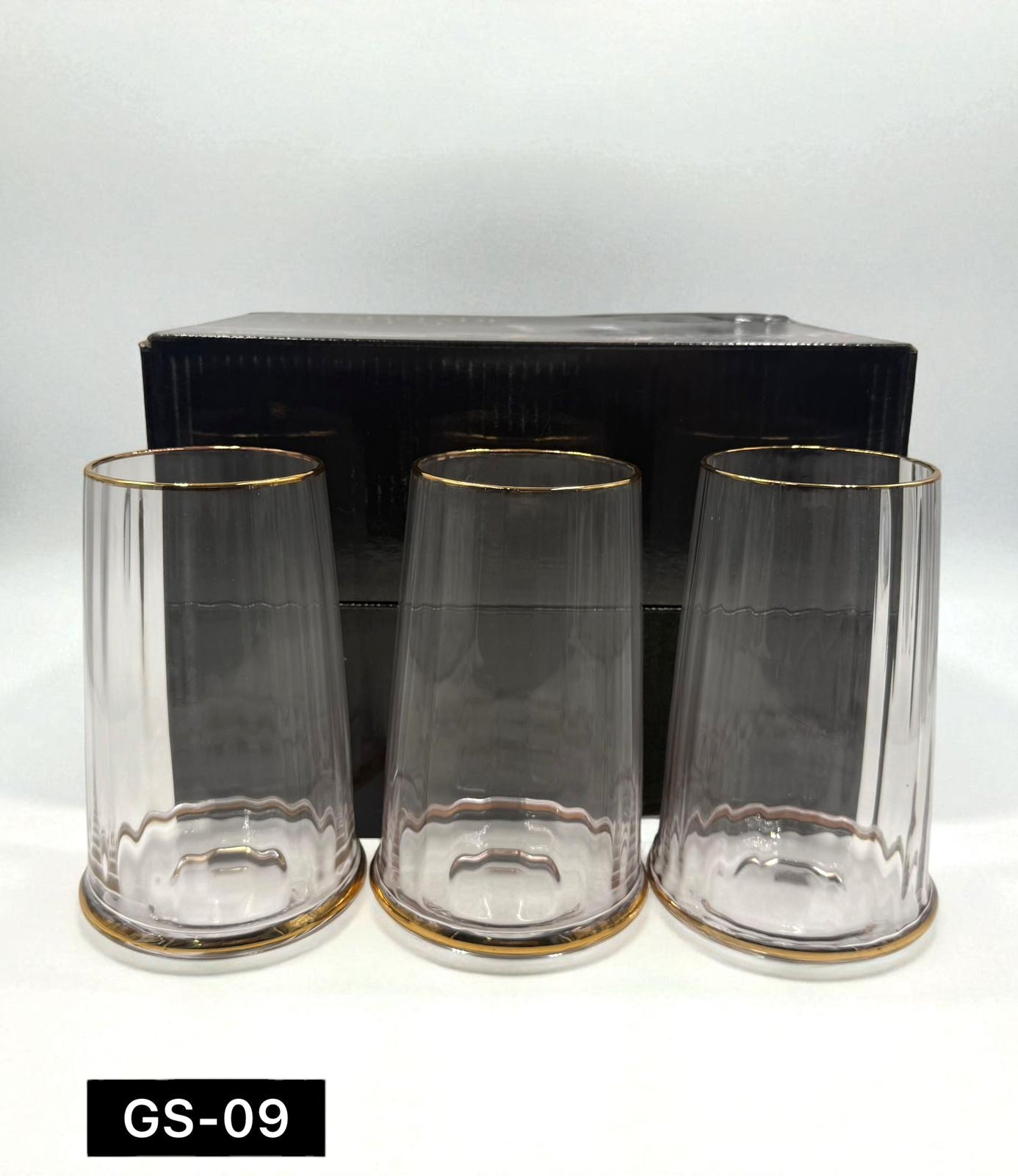 Mid-Century Luxe: Fluted Gold-Base Tumblers (The 'GS-09' Collection)