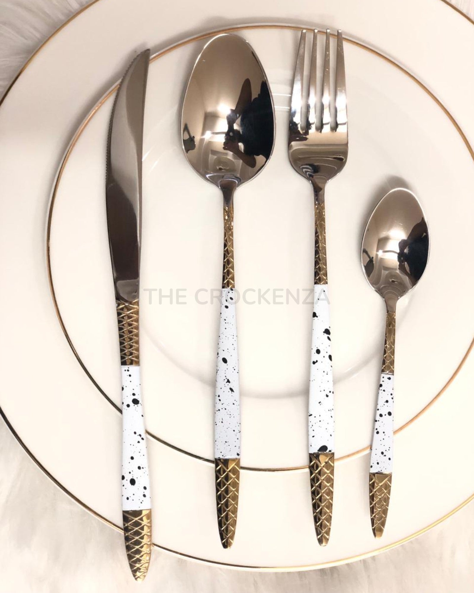Royal Elegance 24 Pcs Imported Gold Cutlery Set - Serves 6 Persons (24Pcs)