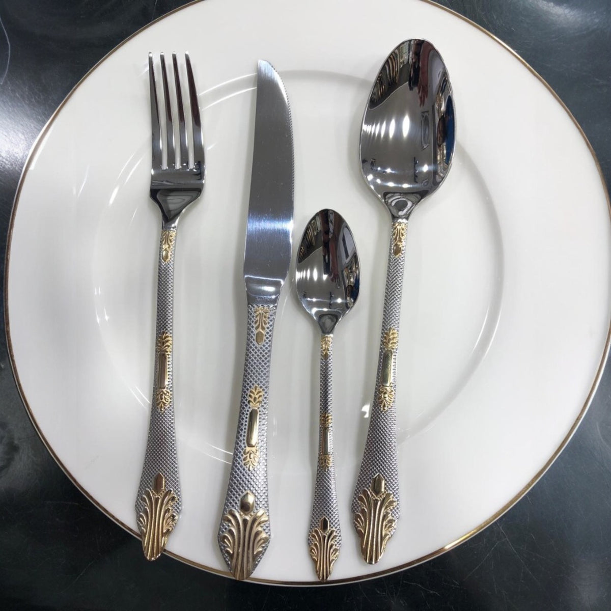 AYD 24-Piece Premium Cutlery Set – Elegant Gold & Silver Stainless Steel Flatware for Dining & Gifting