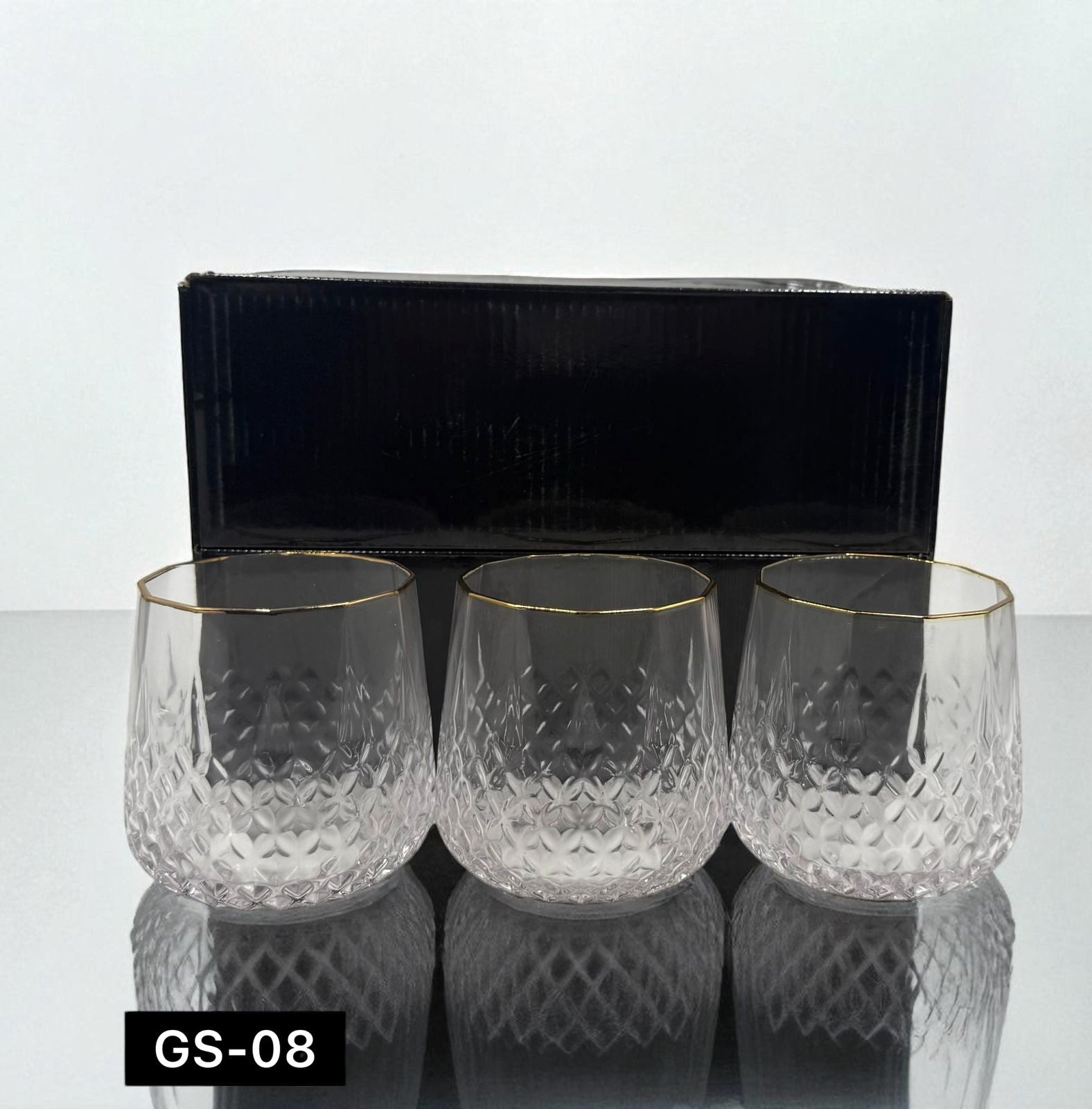 Sip in Style: Diamond Dazzle Gold-Rimmed Tumblers (The 'GS-08' Vibe!)