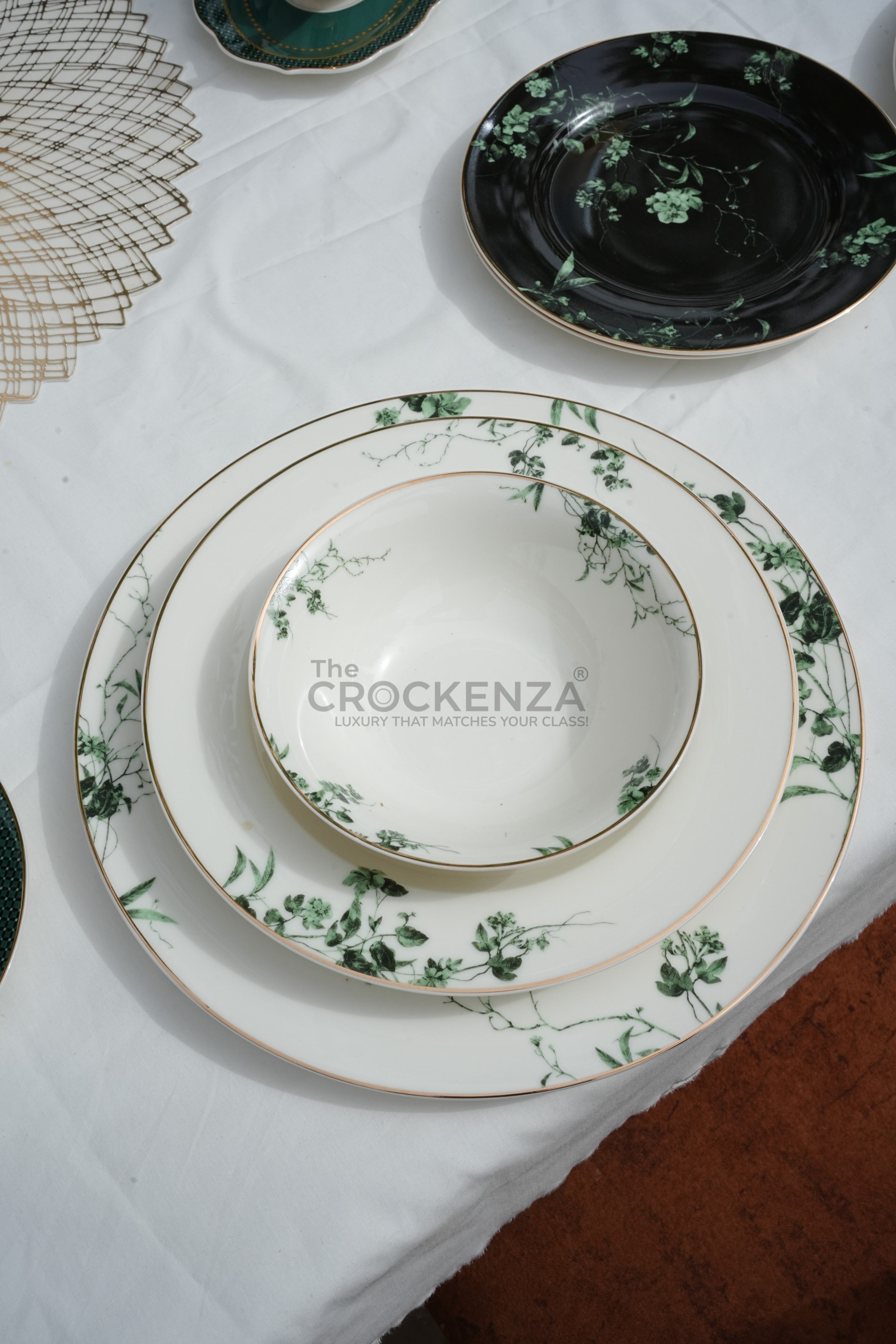 Johnson Bros Inspired Luxury Dinner Set | Vintage Botanical Bone China Tableware Set with Gold Trim