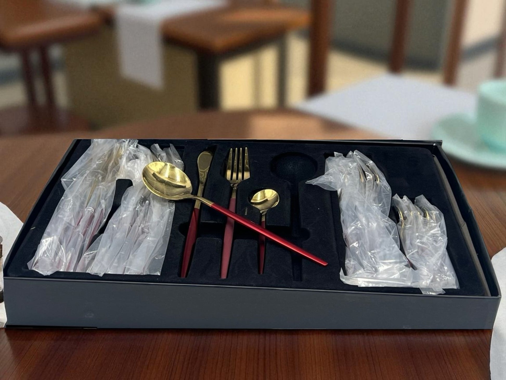 Luxury Polished Cutlery Set – 24 Pcs Set- (Maroon & Golden) Best For 6 people